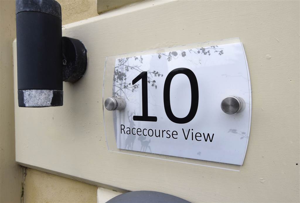 10 Race Course View